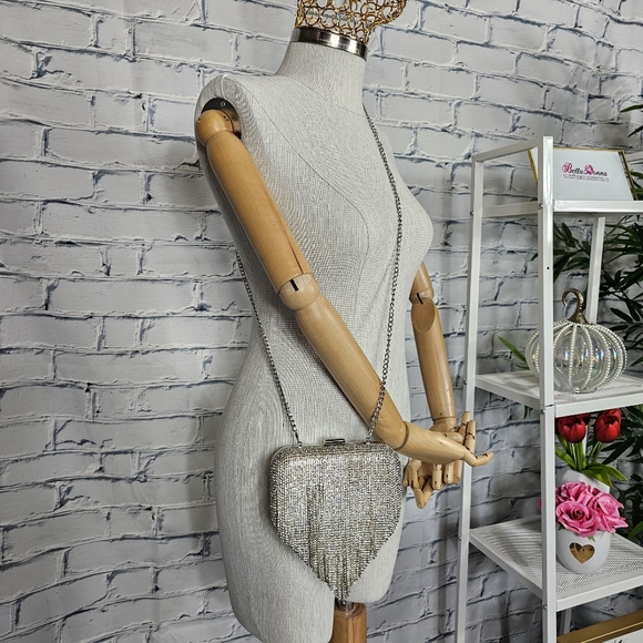 Call It Spring Farniastate Encrusted Fringe Silver Clutch Purse - NWT - Picture 3 of 10